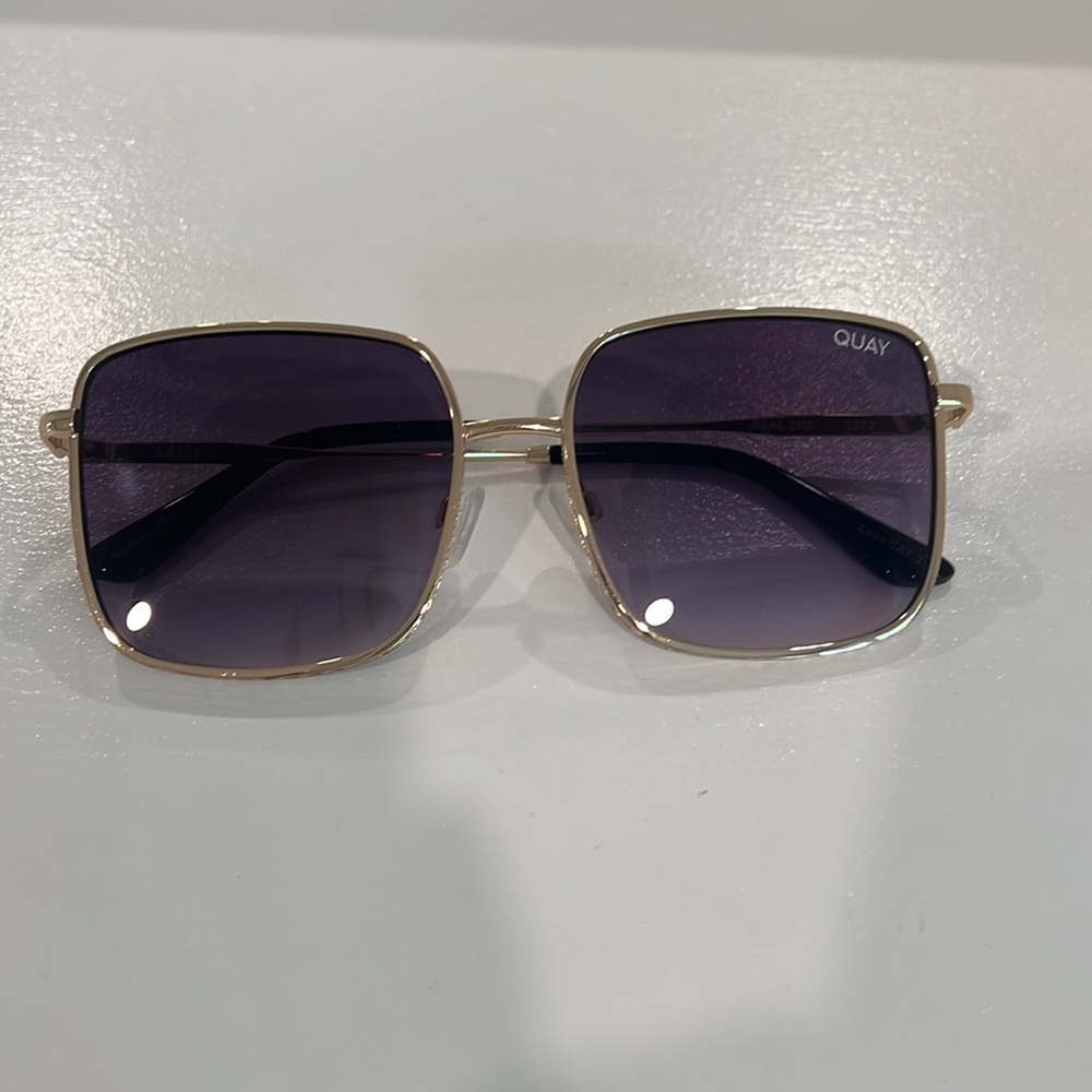 QUAY AUSTRALIA SUNGLASSES REAL ONE